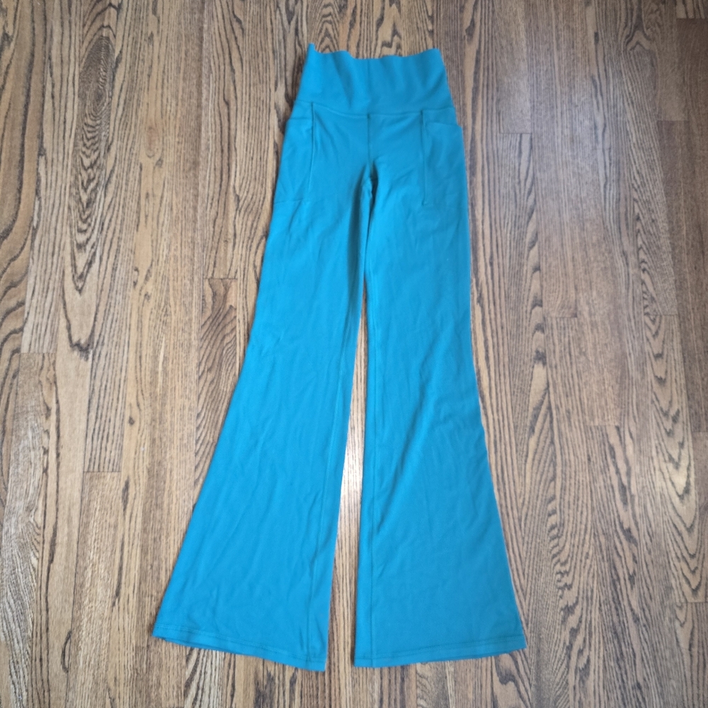 Athleta Teal Salutation Stash Flare-Leg Pants Size XXS - Picture 2 of 5
